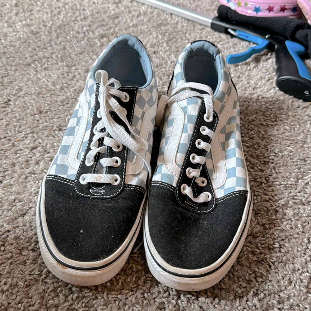 Light blue checkered vans women’s 8.5